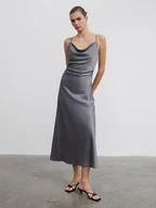 Sukienki - BGN Sukienka w kolorze szarym - miniaturka - grafika 1