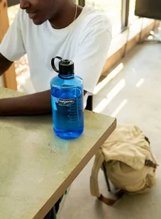 Butelka na wodę Nalgene Narrow Mouth Tritan Sustain 1 l - blue - Kuchnia turystyczne i akcesoria - miniaturka - grafika 4