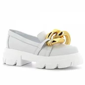 Mokasyny damskie - Białe mokasyny ze złotym łańcuchem CARINII - Carinii - miniaturka - grafika 1