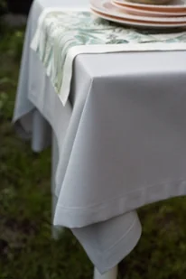 Prostokątny jednolity bawełniany obrus plamoodporny szarego koloru - Obrusy i serwetki - miniaturka - grafika 1