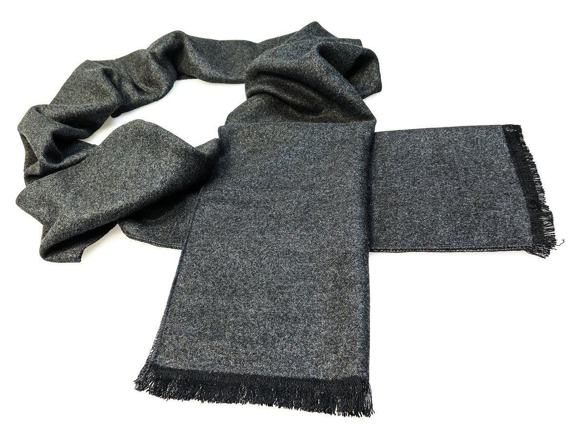 Szary szalik męski R38