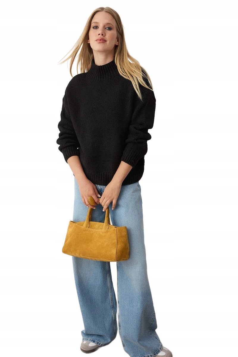 TRENDYOL CZARNY SWETER Z GOLFEM I DOPASOWANYM FASONEM 40 OPA