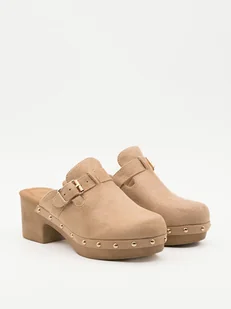 Belucci Chodaki w kolorze beżowym - Klapki i japonki damskie - miniaturka - grafika 1