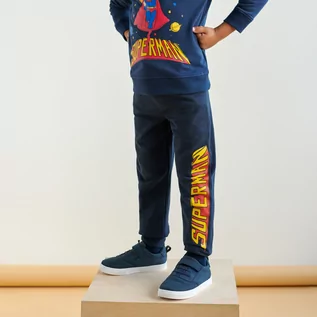 Spodnie i spodenki dla chłopców - Sinsay - Spodnie dresowe jogger Superman - Granatowy - grafika 1