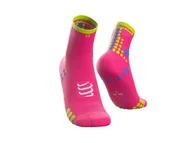 Skarpetki sportowe męskie - COMPRESSPORT Skarpetki do biegania długie ProRacing Socks v3.0 fluo różowe - miniaturka - grafika 1