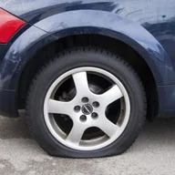 Akcesoria motoryzacyjne - Leziter Przenośna minisprężarka Voltime - miniaturka - grafika 1