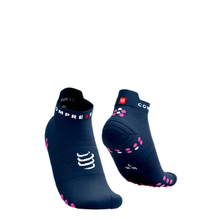 COMPRESSPORT Skarpetki do biegania krótkie ProRacing Socks V4 mood indigo/magenta - Skarpetki sportowe męskie - miniaturka - grafika 1