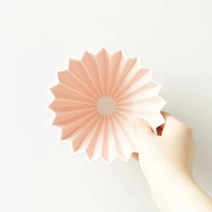 ORIGAMI Ceramiczny Origami Dripper M Różowy 99300167 - Zaparzacze i kawiarki - miniaturka - grafika 3