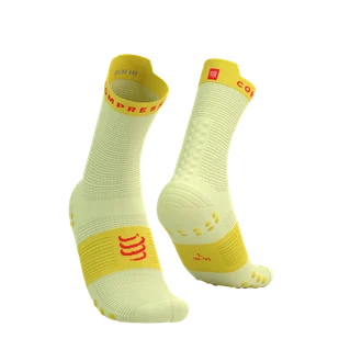 COMPRESSPORT Skarpetki do biegania wysokie PRORACING SOCKS V4 RUN HIGH elf yellow/fluo red - Skarpetki sportowe męskie - miniaturka - grafika 1