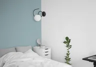 Lampy ścienne - Klasyczny kinkiet z mlecznym, kulistym kloszem K-5352 z serii NELA - miniaturka - grafika 1