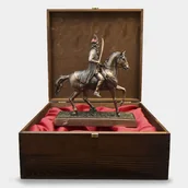Figurki dekoracyjne - Tadeusz Kościuszko na Koniu w Pudełku Prezentowym z Grawerowaną Dedykacją - miniaturka - grafika 1