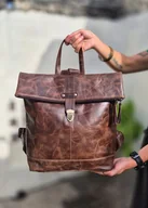 Torebki damskie - Plecak skórzany brązowy Tanvi vintage ciekawy kształt - miniaturka - grafika 1