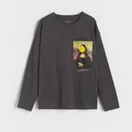 Bluzki dla chłopców - Reserved - Longsleeve oversize SmileyWorld® - ciemnoszary - miniaturka - grafika 1