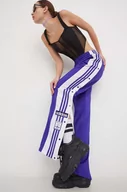 Spodnie damskie - adidas Originals spodnie dresowe kolor fioletowy z aplikacją - miniaturka - grafika 1