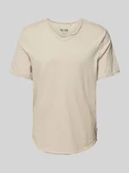 Koszulki męskie - T-shirt z dekoltem w serek model ‘BENNE’ - miniaturka - grafika 1