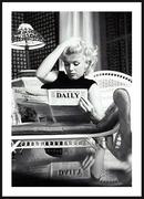 Plakaty - Poster Story, Plakat, Marilyn Monroe z Gazetą, wymiary 30 x 42 cm - miniaturka - grafika 1