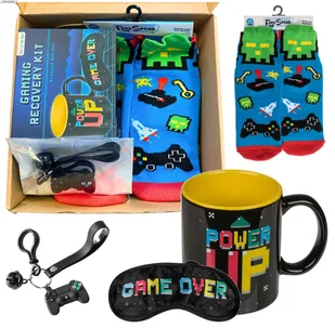 Zestaw dla Gracza - Kubek POWER UP + Opaska na Oczy + Skarpetki GAME OVER + Brelok - Breloki Zestaw dla Gracza - Kubek POWER UP + Opaska na Oczy + Skarpetki GAME OVER + Brelok - Breloki - miniaturka - grafika 1
