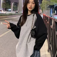 Bluzki damskie - TEMU Y2K Modowa Koszulka z Kolorowymi Blokami - Raglan, Długi Rękaw w Jasnoszarym i Czarnym Kontrastie, Luźny Krój z Okrągłym Dekoltem, Średnio - miniaturka - grafika 1