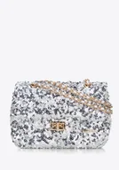 Torebki damskie - Damska listonoszka z cekinami i łańcuszkiem srebrna - miniaturka - grafika 1