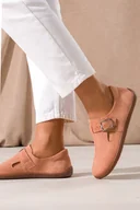 Półbuty damskie - Morelowe buty barefoot skórzane damskie szerokie na elastycznej płaskiej podeszwie wycięta cholewka klamra PRODUKT POLSKI Casu N1261-40 - miniaturka - grafika 1
