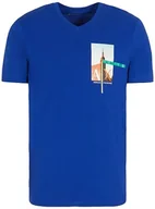 Koszulki męskie - Armani Exchange Męski t-shirt Slim Fit V-Neck Empire State Graphic Logo Tee T-Shirt, New Ultramarine, XS - miniaturka - grafika 1