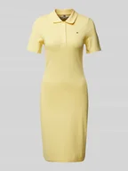Sukienki - Sukienka polo o długości do kolan z wyhaftowanym logo model ‘1985’ - miniaturka - grafika 1