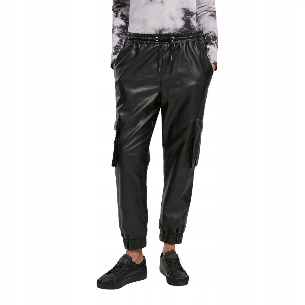 URBAN CLASSICS CZARNE SPODNIE CASUAL Z KIESZENIAMI BOJÓWKI L 17CA