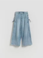 Spodnie i spodenki dla dziewczynek - Reserved - Jeansy wide leg z ozdobnymi elementami - niebieski - miniaturka - grafika 1