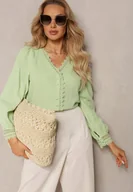 Koszule damskie - Zielona Bawełniana Koszula z Trójkątnym Dekoltem Zapinana na Guziki Ozdobiona Koronką Salmattera - miniaturka - grafika 1