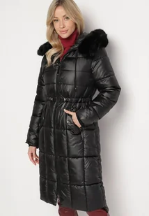 Czarna Pikowana Kurtka z Kapturem z Futerkiem z Możliwością Odpięcia Ściągana w Talii Ravanna - Kurtki damskie - miniaturka - grafika 1