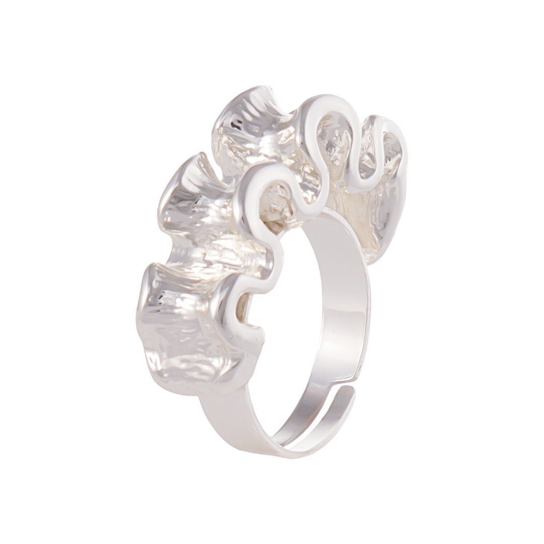 Regulowany, posrebrzany pierścionek z falbanką (R25/JES/165AG)