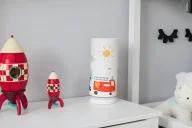 Lampy stojące - Lampka nocna w kolorowe samochodziki dla chłopca - miniaturka - grafika 1