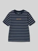 Koszulki dla chłopców - T-shirt ze wzorem w paski i haftem - miniaturka - grafika 1
