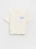 Koszulki dla chłopców - Reserved - Bawełniany t-shirt z nadrukiem - biały - miniaturka - grafika 1