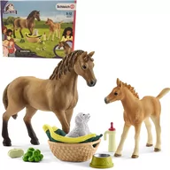 Figurki dla dzieci - Schleich Zestaw Pielęgnacyjny Quarter koń + źrebię 42432 - miniaturka - grafika 1