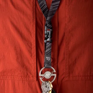 Nite Ize - Karabinczyk ze smyczą Medallion Key Lanyard - Stalowy - Srebrny/Czarny - MKL-11-R3 - Akcesoria turystyczne - miniaturka - grafika 6
