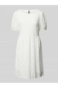 Sukienka mini z haftem angielskim - Pieces - Sukienki - miniaturka - grafika 1