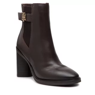 Botki damskie - Tommy Hilfiger Botki Monogram Hardware Heel Boot FW0FW06006 Cocoa GT6 - grafika 1