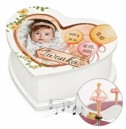 Szkatułka na biżuterię w kształcie serca z pozytywką i Twoim zdjęciem dla dziewczynki z okazji narodzin chrzcin - Pozytywki dla dzieci - miniaturka - grafika 1