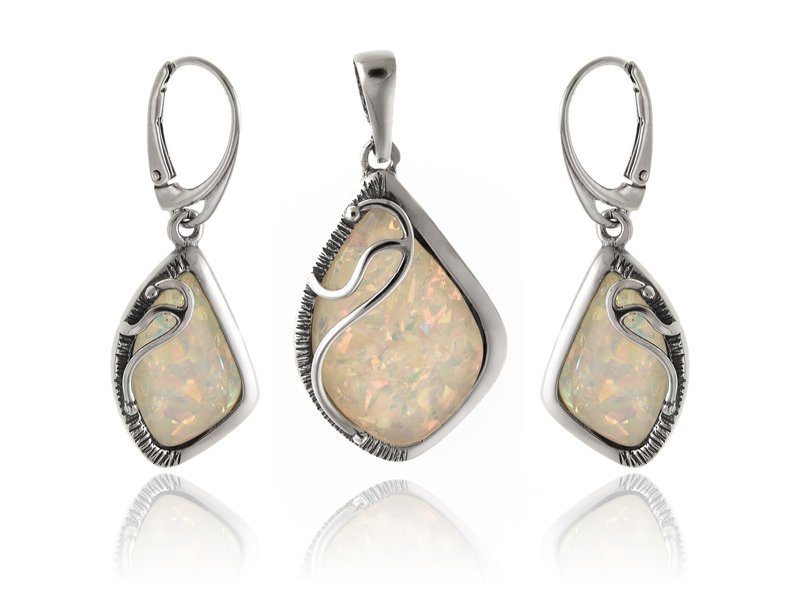 Komplet srebrny kolczyki i wisiorek z Opalem z0731