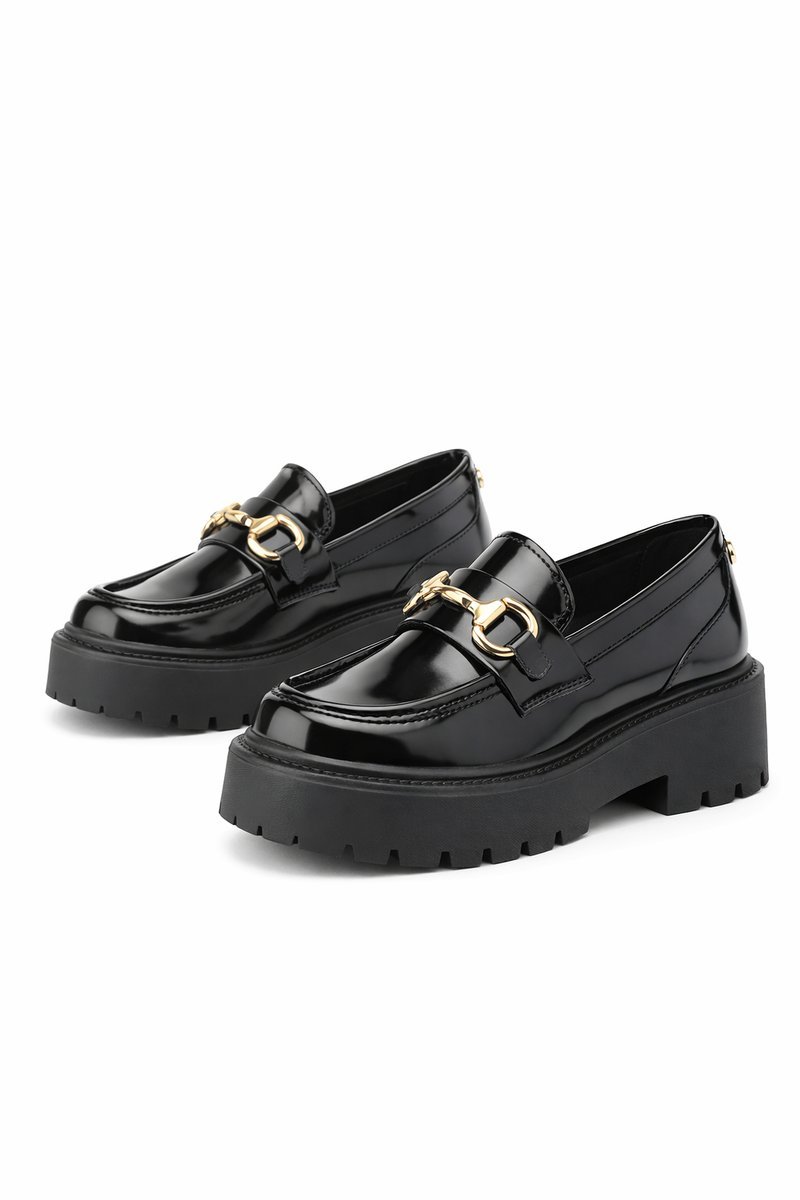 STEVE MADDEN CZARNE LAKIEROWANE MOKASYNY NA GRUBEJ PODESZWIE 36 1I4A