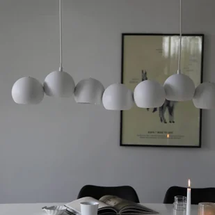 Markslöjd Lampa wisząca Cupolo, biała, żelazo, długość 101 cm, 7-punktowa - Lampy sufitowe - miniaturka - grafika 1