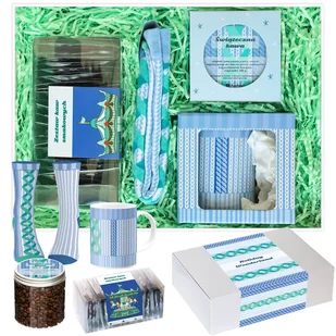 Gotowy zestaw prezentowy "Holiday Wonderland" kawy smakowe PREMIUM kubek kawa świąteczna skarpety nie do pary prezent na gwiazdkę święta pod choinkę.. - Zestawy upominkowe - miniaturka - grafika 1