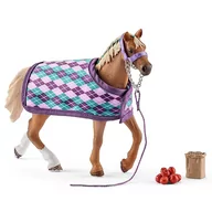 Figurki dla dzieci - Schleich Horse Club - Zestaw Klacz rasy angielskiej z derką i akcesoriami, figurka dla dzieci 5+ - miniaturka - grafika 1