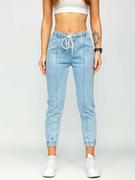Spodnie damskie - Niebieskie spodnie z cekinami jeansowe damskie mom fit Denley BF108 - miniaturka - grafika 1