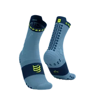 Skarpetki sportowe męskie - COMPRESSPORT Skarpetki do biegania trailowe PRORACING SOCKS V4 TRAIL denim/poseidon - miniaturka - grafika 1