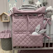 Organizery na łóżeczko - PIKOWANY ORGANIZER NA ŁÓŻECZKO SZARA LAWENDA - miniaturka - grafika 1