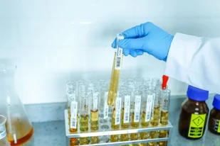 Taśma DYMO Rhino 18444 winylowa 12mm x 5.5m biała czarny nadruk S0718600 - zamiennik | OSZCZĘDZAJ DO 80% - ZADZWOŃ 730 811 399 - Etykiety do drukarek - miniaturka - grafika 6