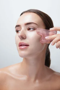 Brushworks Resin Rose Quartz Roller & Gua Sha - zestaw masażerów - Olejki i świece do masażu - miniaturka - grafika 4