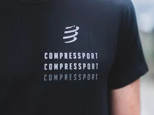 COMPRESSPORT Koszulka biegowa PERFORMANCE SS T-SHIRT BLACK EDITION 2023 czarna - Koszulki sportowe męskie - miniaturka - grafika 3